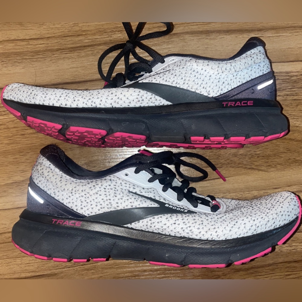 Women’s brooks size 8.5